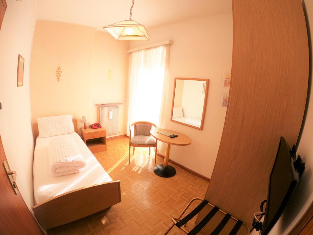 Albergo Alla Torre Siegler Im Thurm Merano Exterior photo